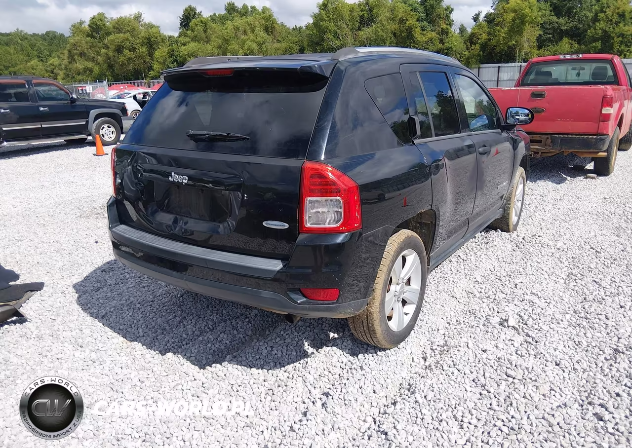 2012 Jeep Compass Latitude VIN:1C4NJCEB3CD685378 - 4