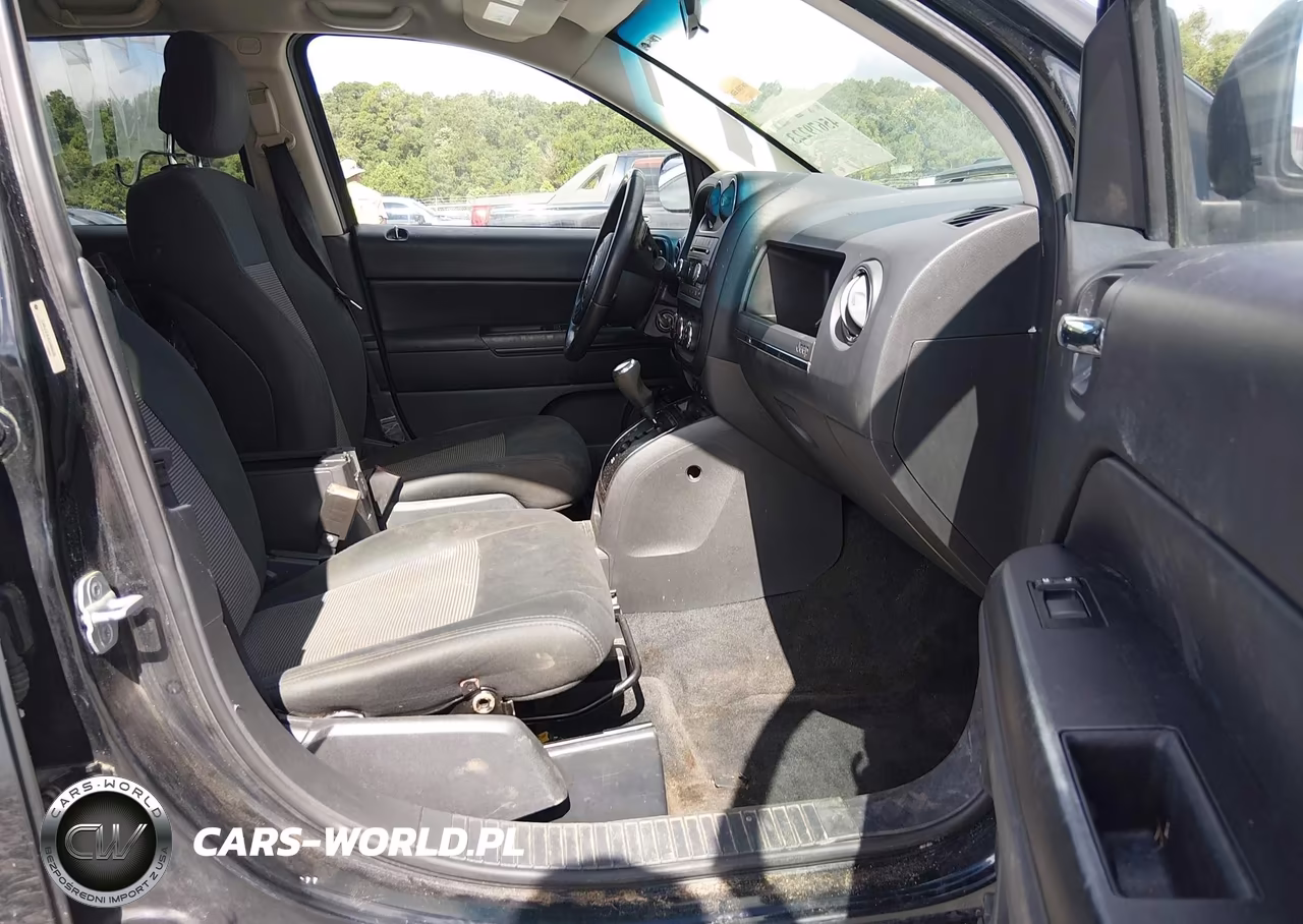 2012 Jeep Compass Latitude VIN:1C4NJCEB3CD685378 - 5