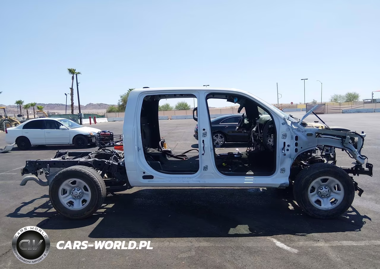 2025 Ram 1500 VIN:1C6RREGG0SN642115 - 14