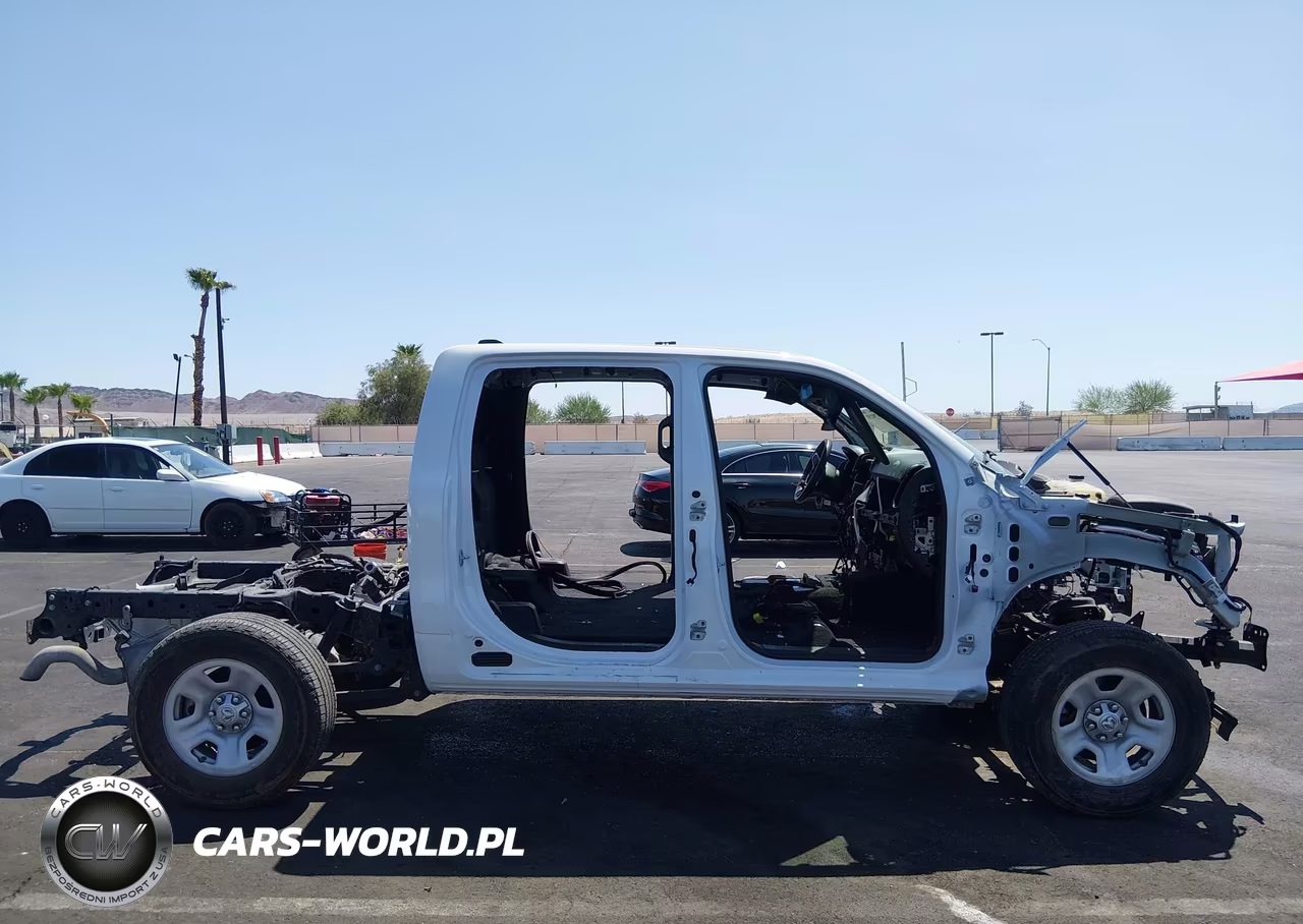 2025 Ram 1500 VIN:1C6RREGG0SN642115 - 19