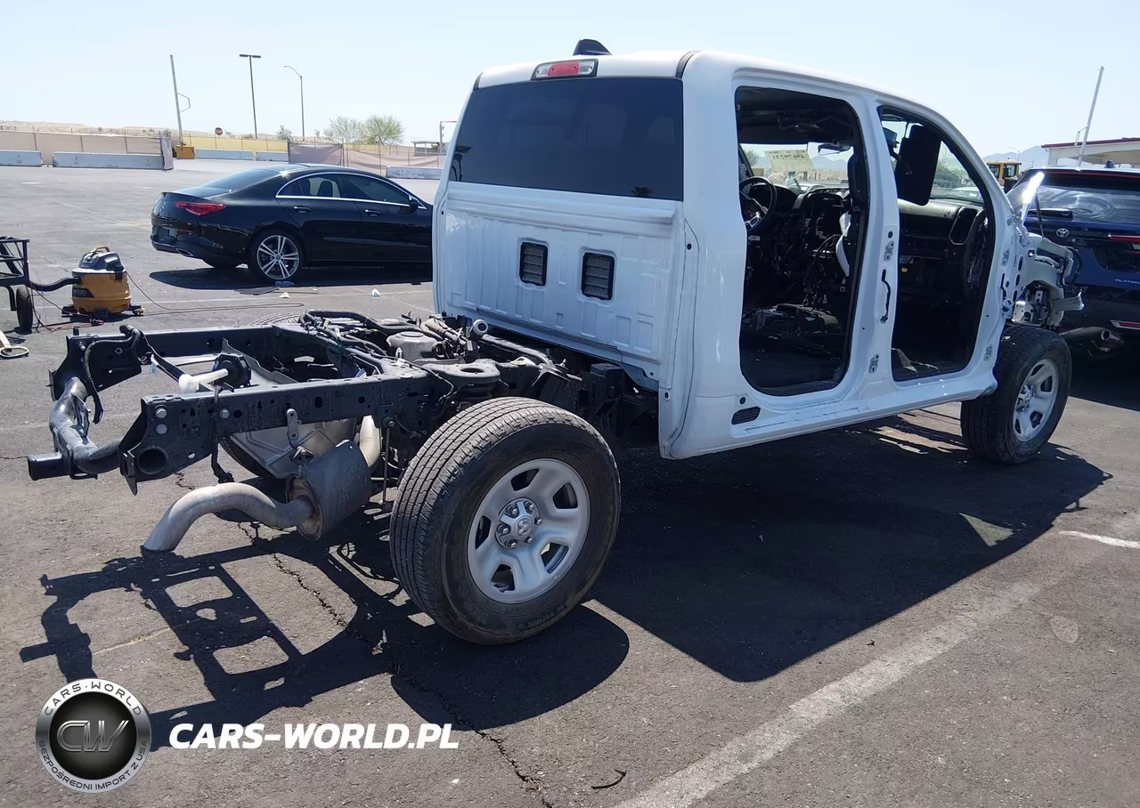 2025 Ram 1500 VIN:1C6RREGG0SN642115 - 4