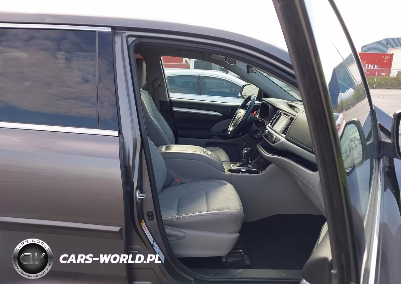 2018 Toyota Highlander Le Plus VIN:5TDBZRFH1JS486767 - 5