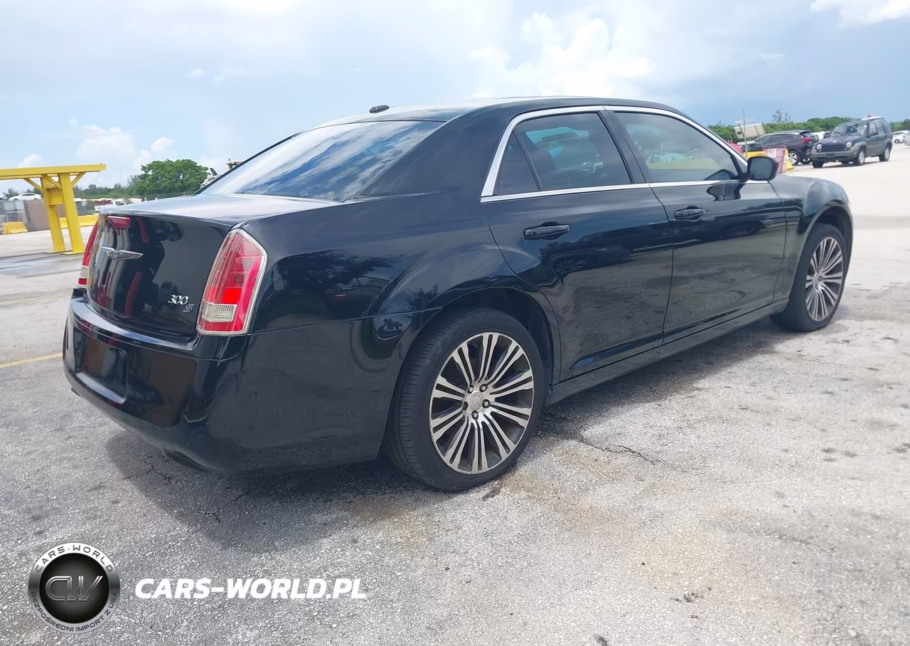 2013 Chrysler 300 300S VIN:2C3CCABGXDH707987 - 4