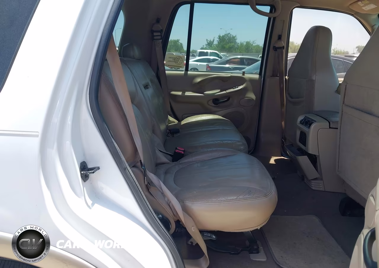 2002 Ford Expedition Eddie Bauer VIN:1FMEU17L22LA60374 - 8