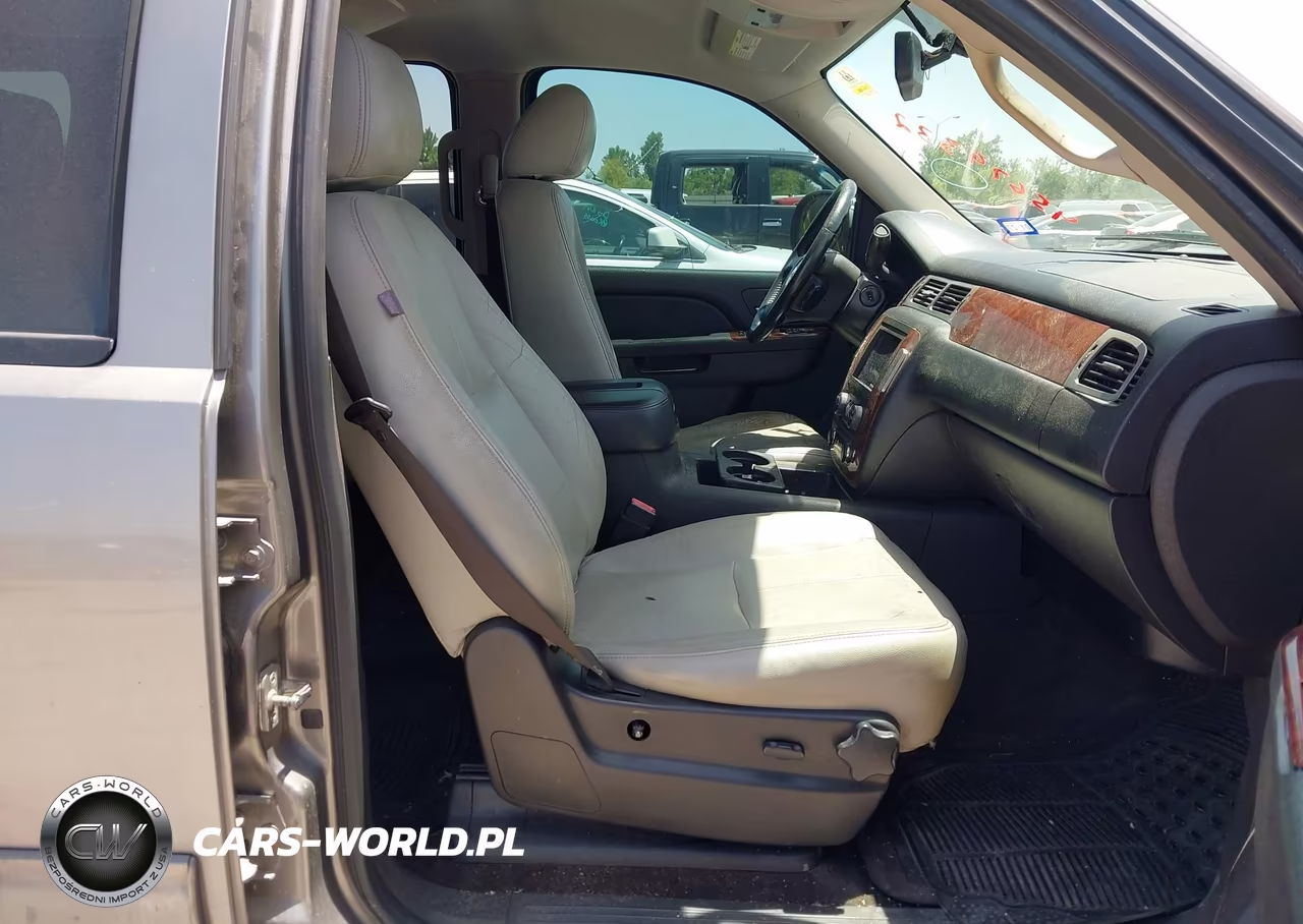 2012 Chevrolet Tahoe Ls VIN:1GNSCAE02CR293891 - 5