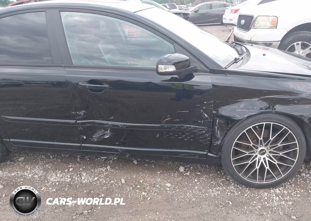 2011 Volvo S40 R-Design-T5 (Retail Only) VIN:YV1672MS4B2536352 - 13