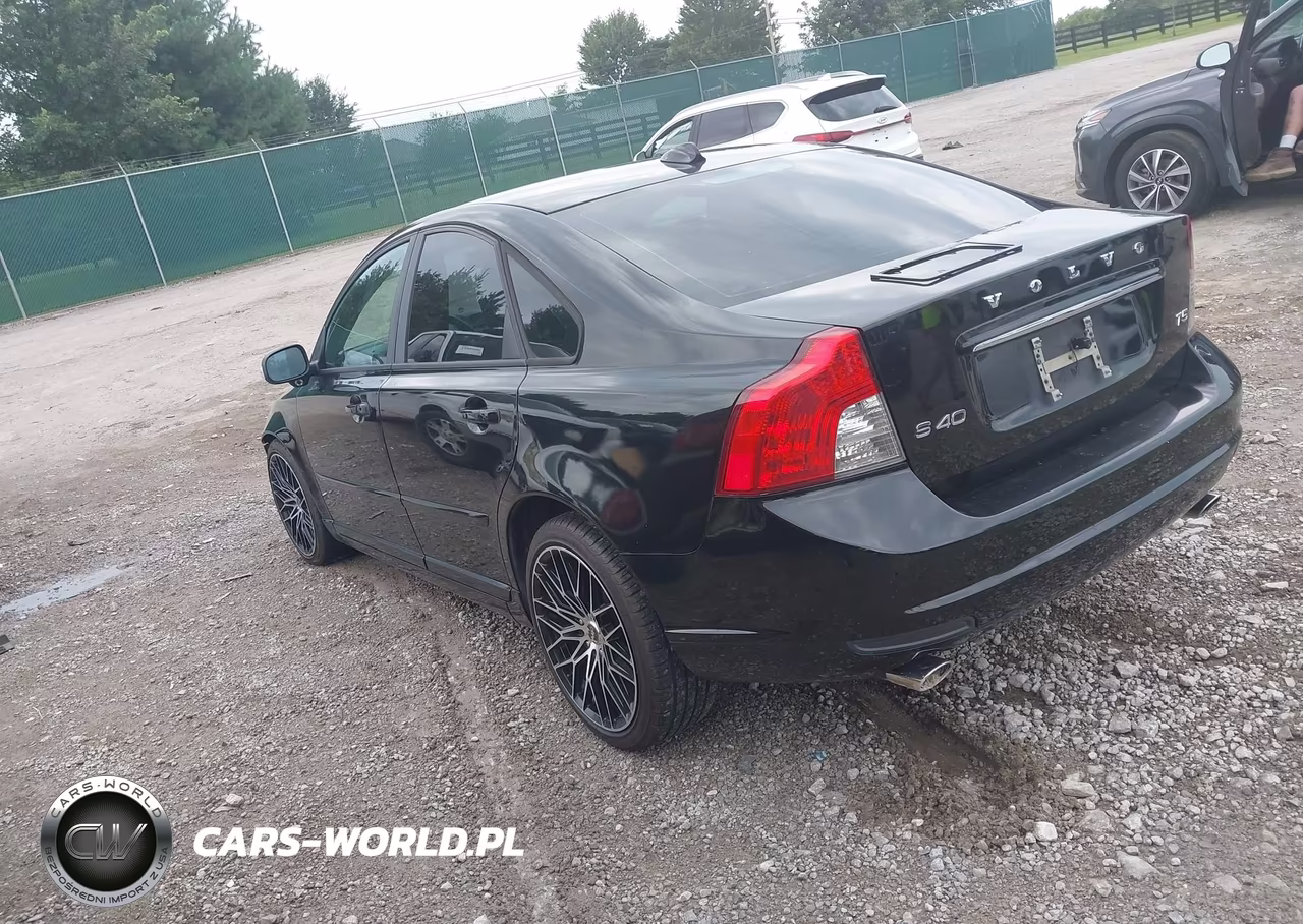 2011 Volvo S40 R-Design-T5 (Retail Only) VIN:YV1672MS4B2536352 - 3