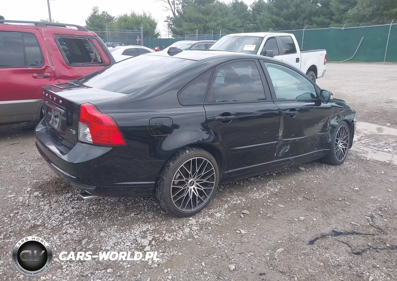 2011 Volvo S40 R-Design-T5 (Retail Only) VIN:YV1672MS4B2536352 - 4
