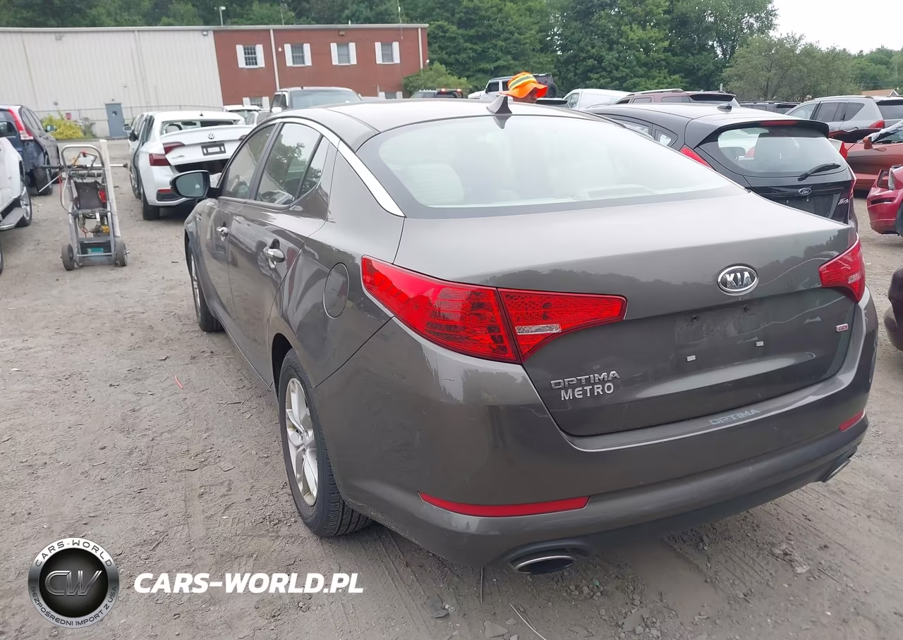 2012 Kia Optima Lx VIN:5XXGM4A75CG085443 - 3