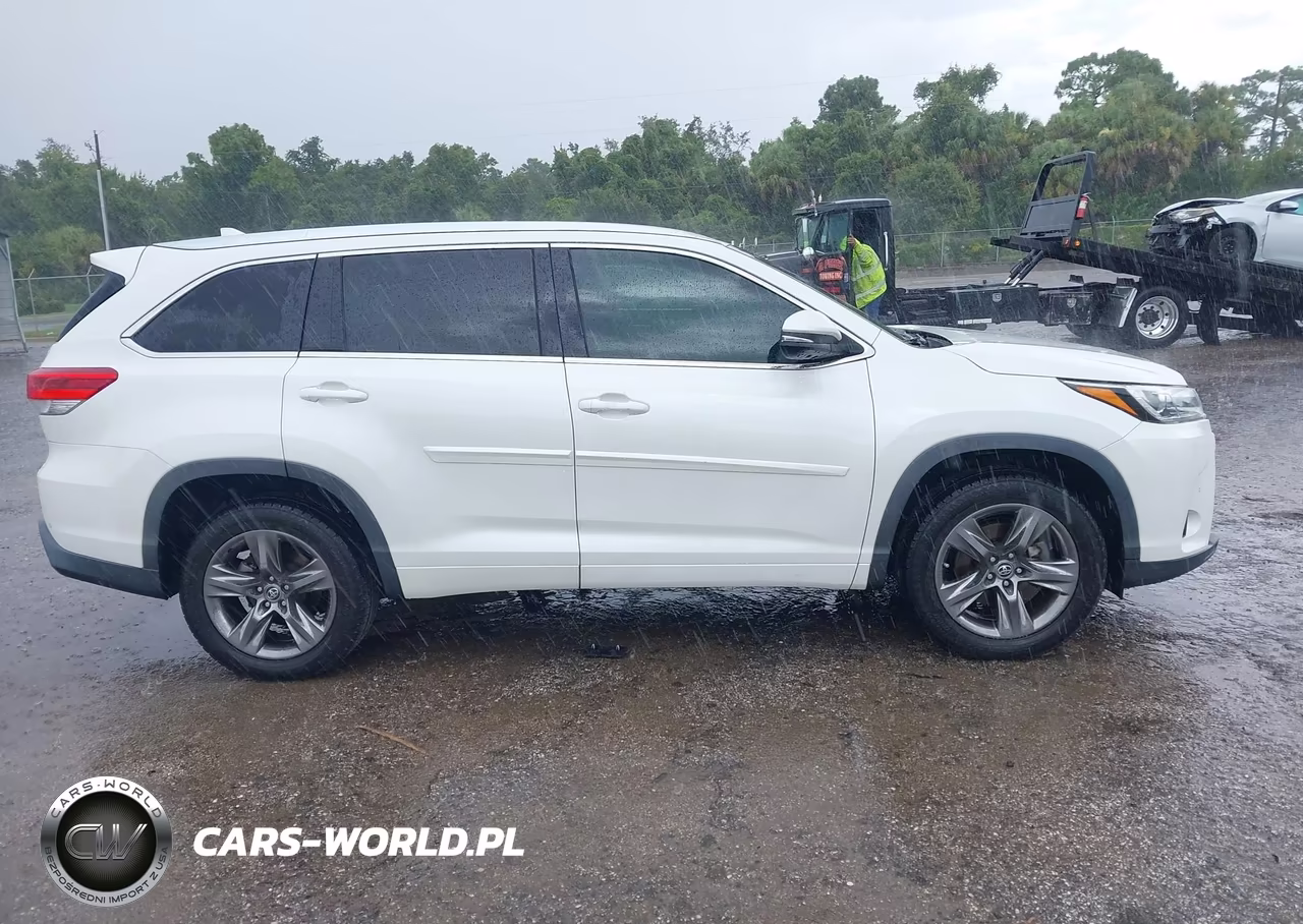 2018 Toyota Highlander Limited Platinum VIN:5TDYZRFHXJS265923 - 14