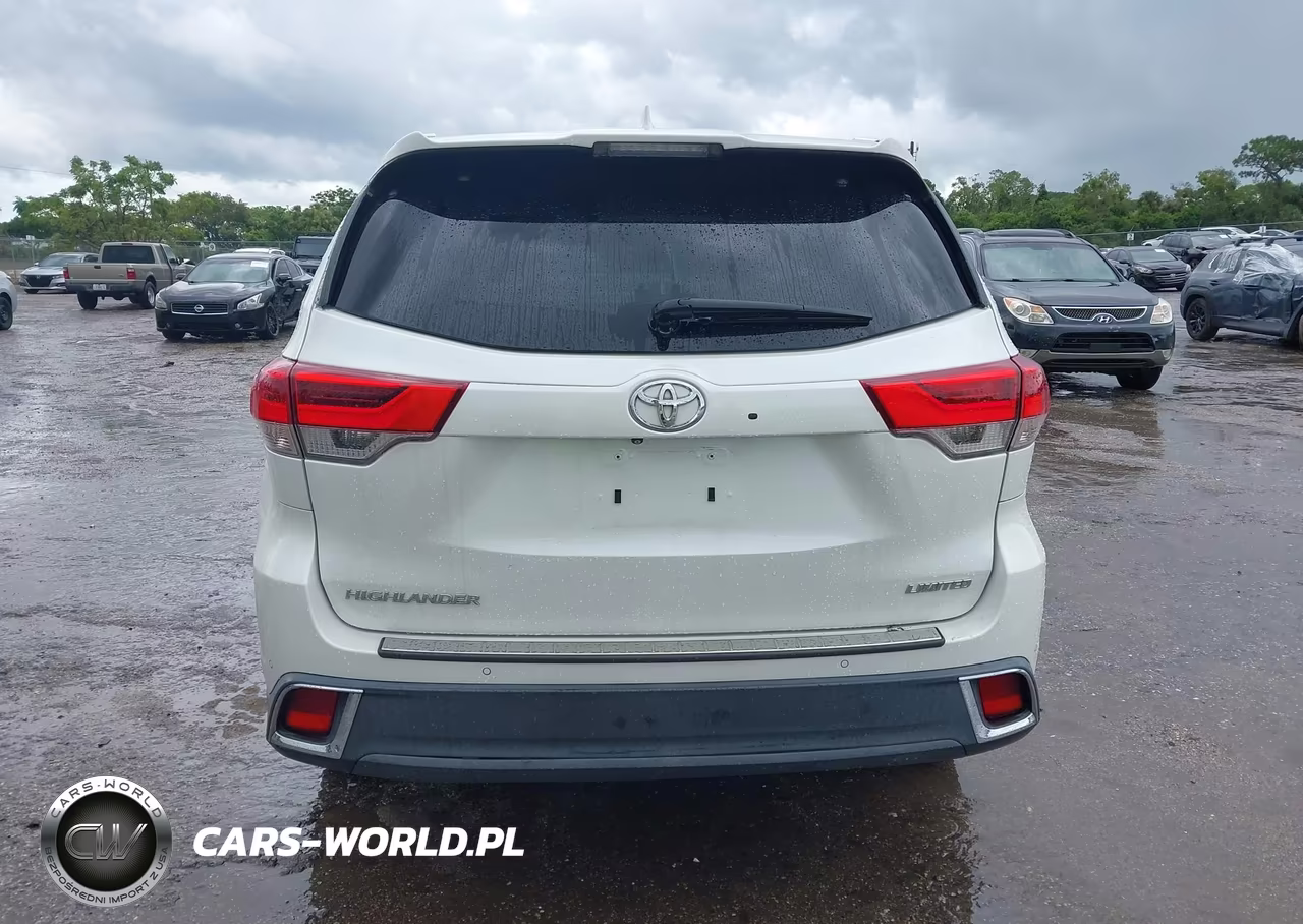 2018 Toyota Highlander Limited Platinum VIN:5TDYZRFHXJS265923 - 17
