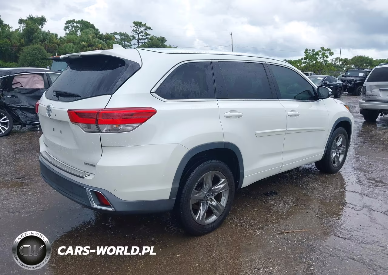 2018 Toyota Highlander Limited Platinum VIN:5TDYZRFHXJS265923 - 4