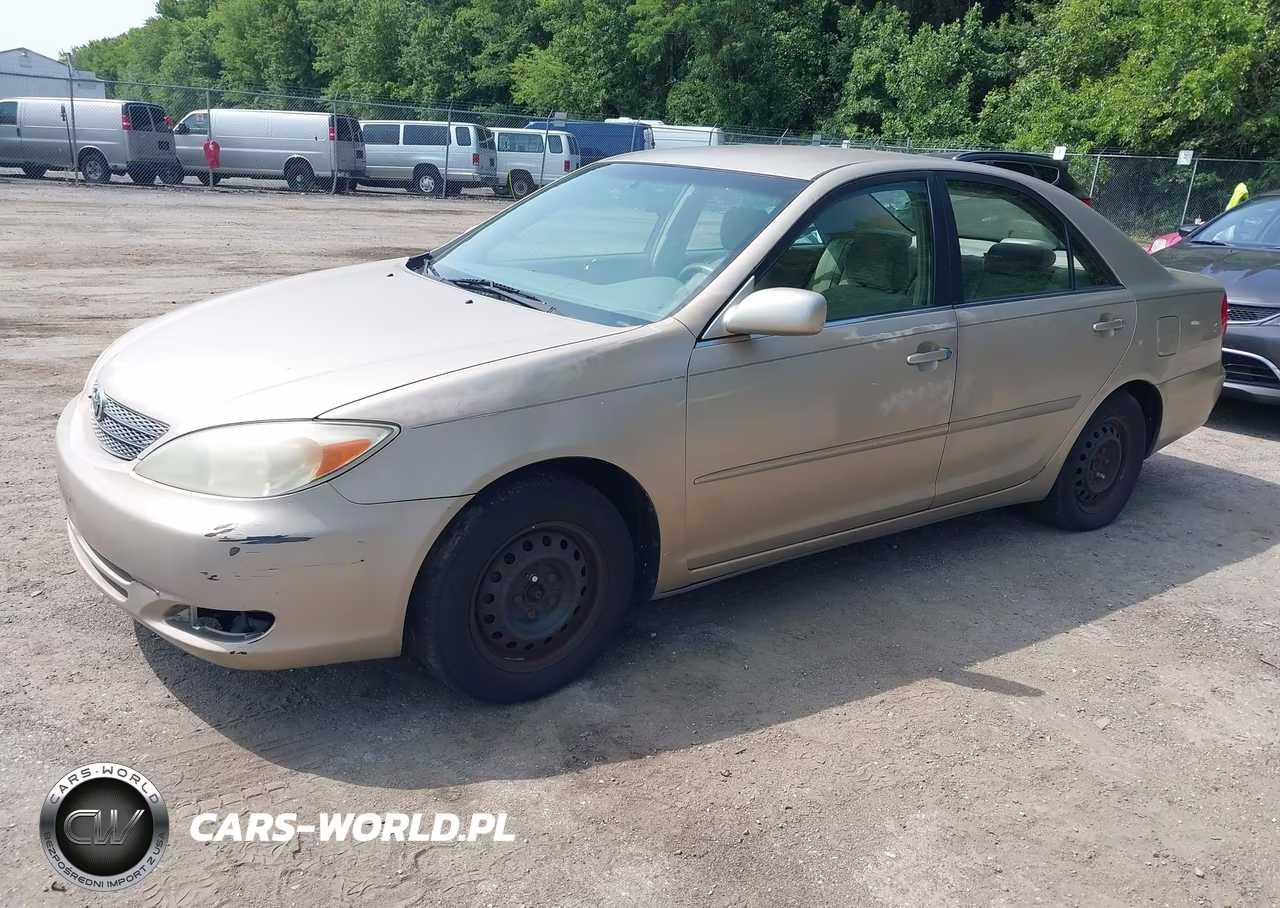 2002 Toyota Camry Le VIN:JTDBE32K720049743 - 2