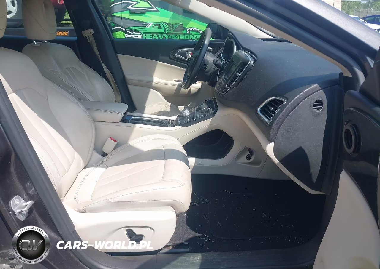 2015 Chrysler 200 C VIN:1C3CCCCB1FN653973 - 5