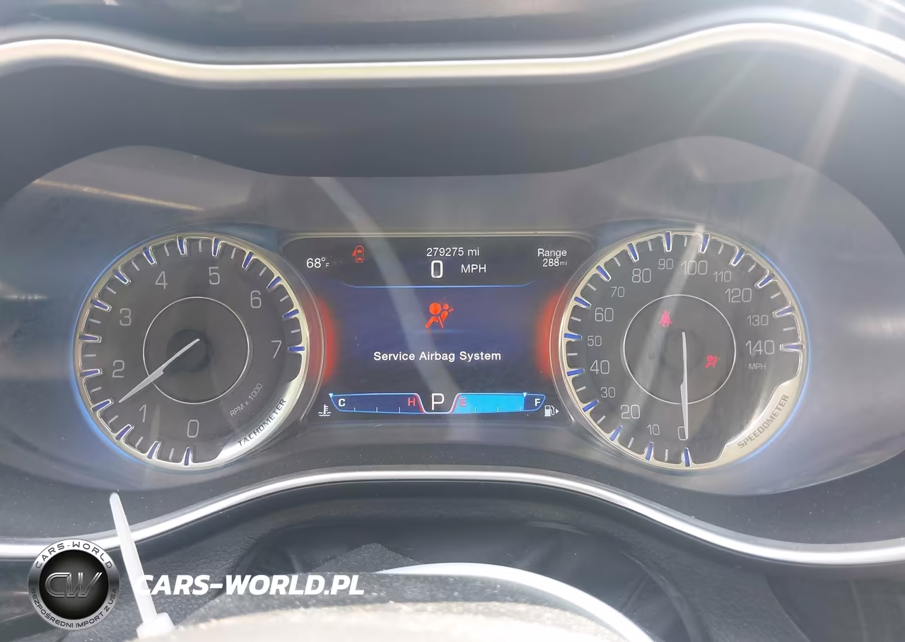 2015 Chrysler 200 C VIN:1C3CCCCB1FN653973 - 7