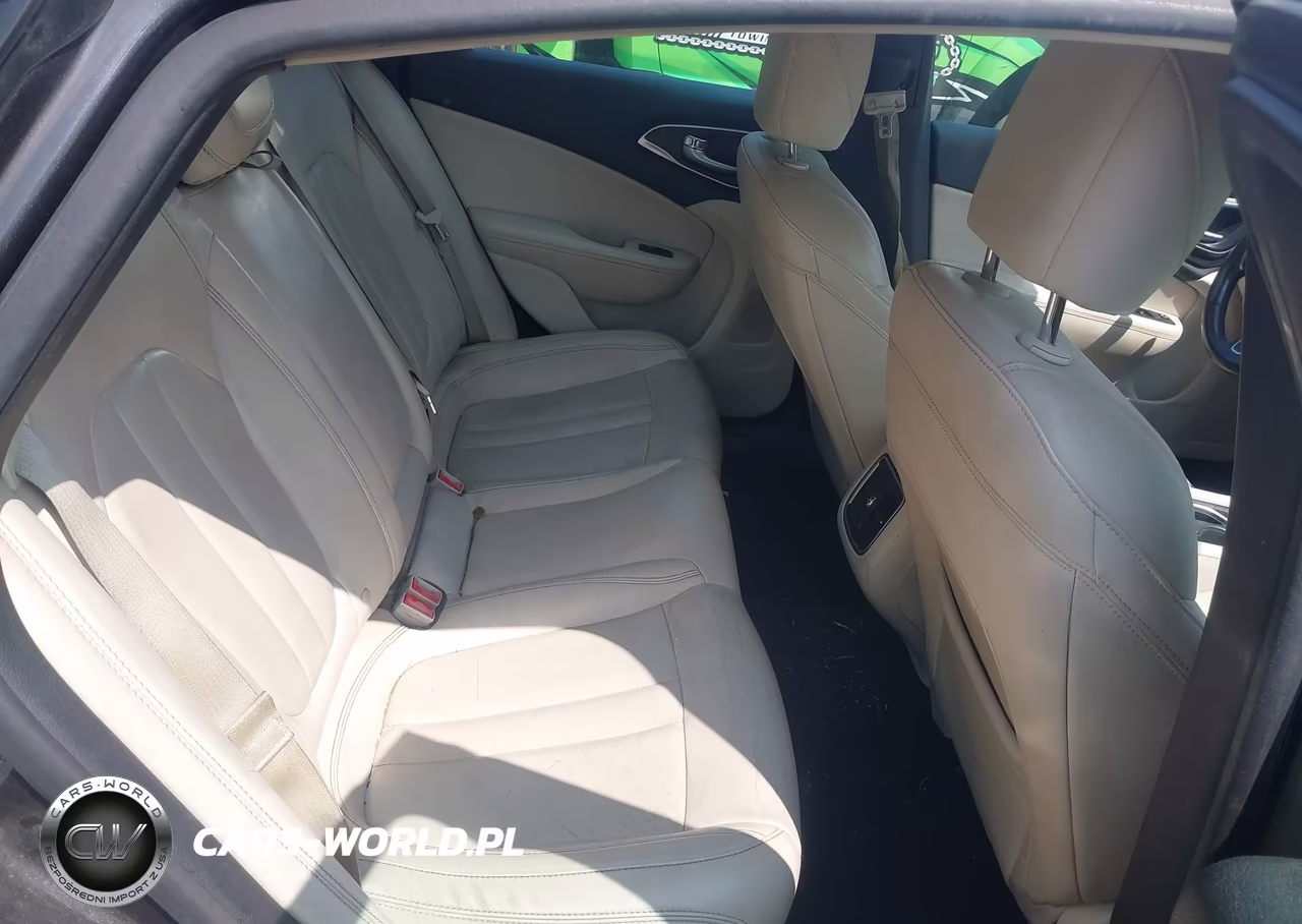 2015 Chrysler 200 C VIN:1C3CCCCB1FN653973 - 8