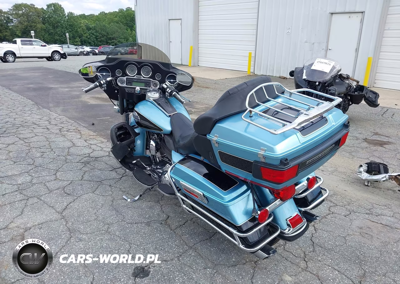 2007 Harley-Davidson Flhtcui VIN:1HD1FC4197Y675461 - 3
