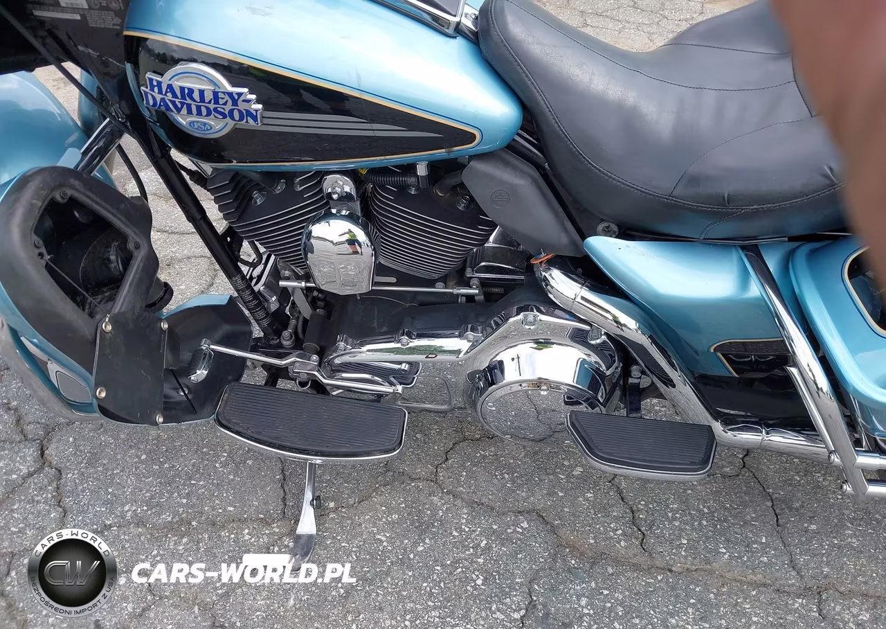 2007 Harley-Davidson Flhtcui VIN:1HD1FC4197Y675461 - 9