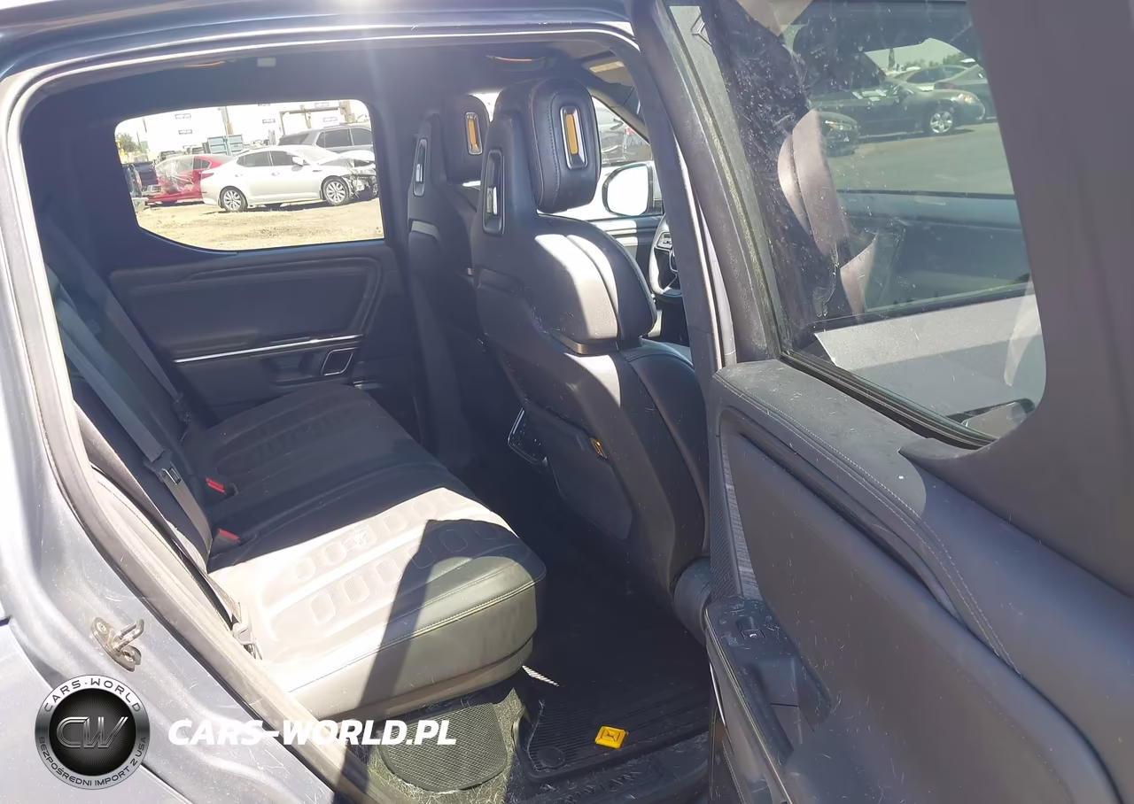 2023 Rivian R1T Adventure-Adventure Dual Motor Large Pack-Adventure Dual Motor Max Pack VIN:7FCTGBAA2PN025064 - 8
