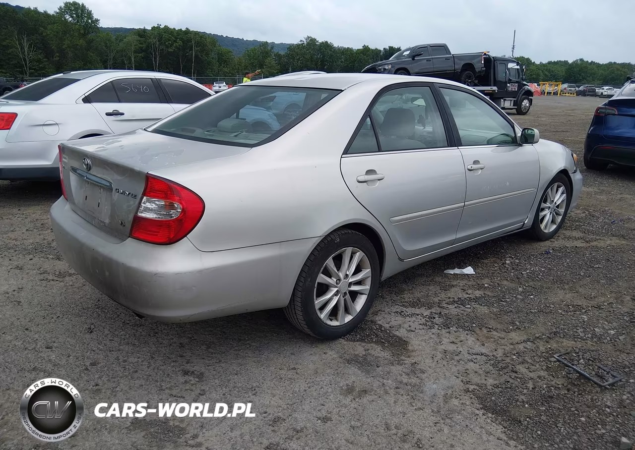 2002 Toyota Camry Le VIN:4T1BF32K62U506642 - 4