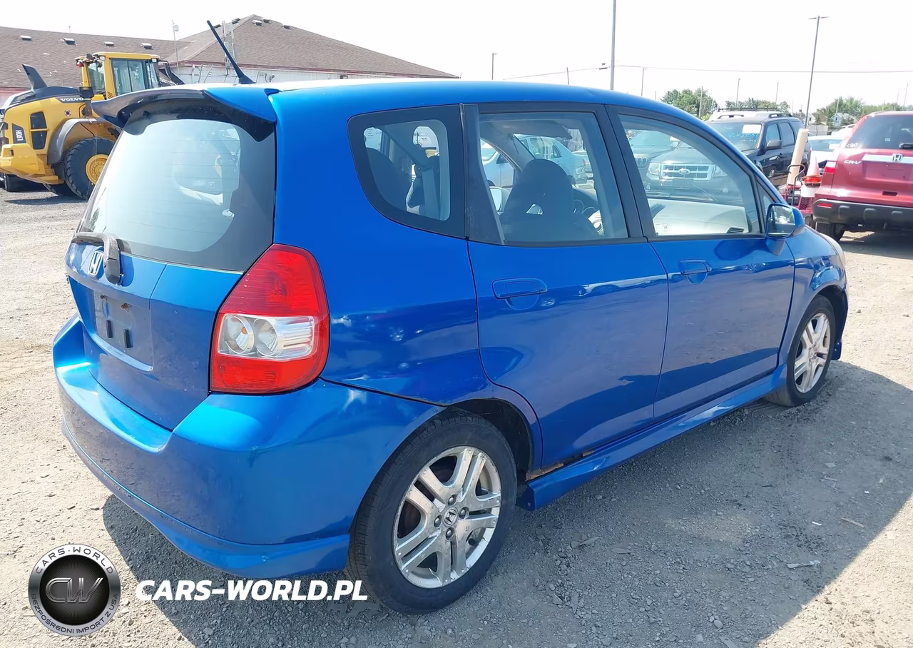 2007 Honda Fit Sport VIN:JHMGD38667S049620 - 4