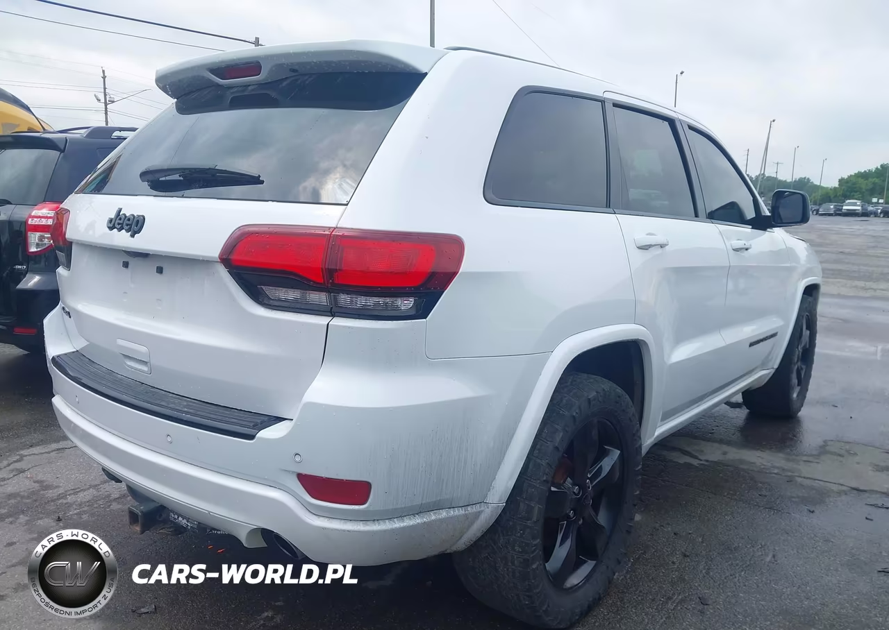 2017 Jeep Grand Cherokee Altitude VIN:1C4RJFAG5HC744965 - 4