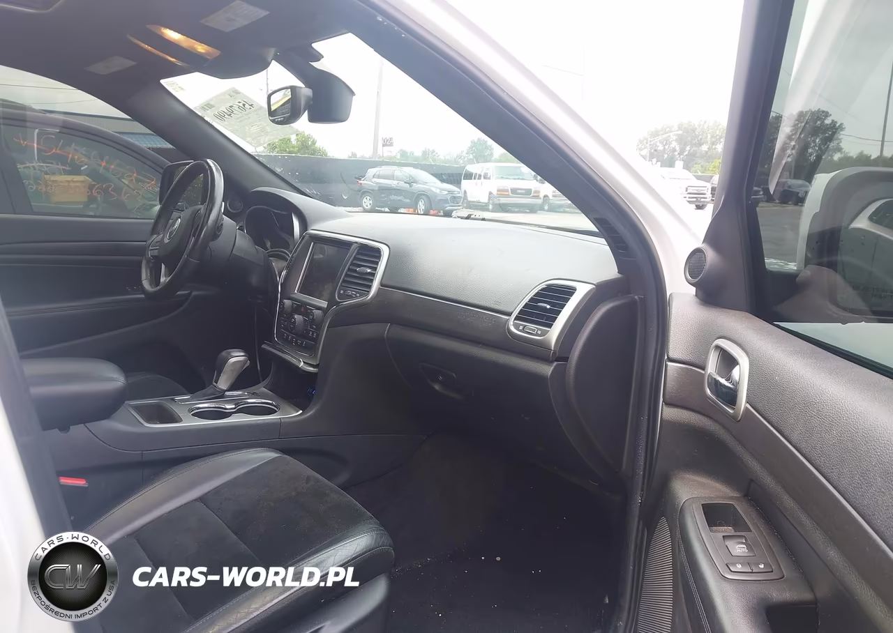 2017 Jeep Grand Cherokee Altitude VIN:1C4RJFAG5HC744965 - 5