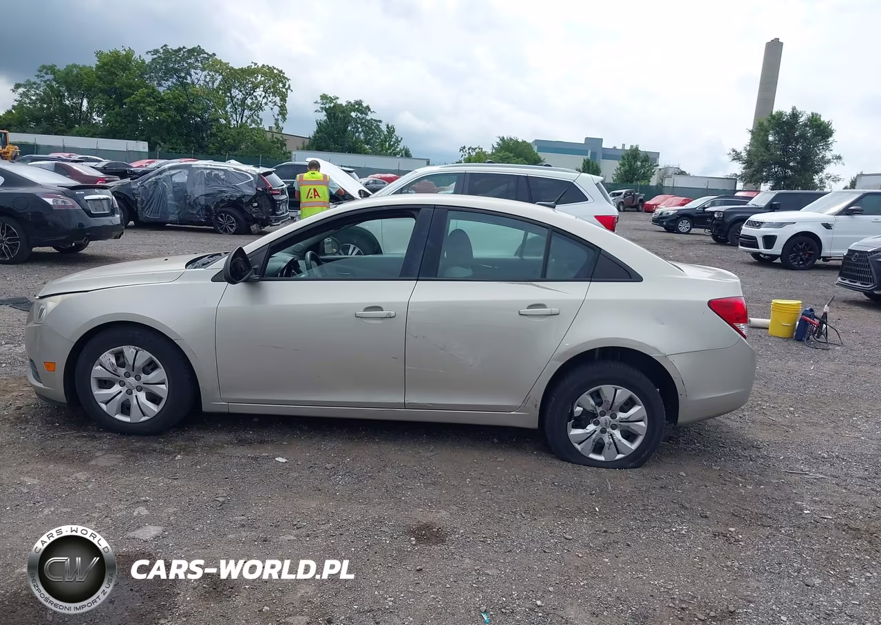 2013 Chevrolet Cruze Ls Auto VIN:1G1PA5SG4D7248860 - 14