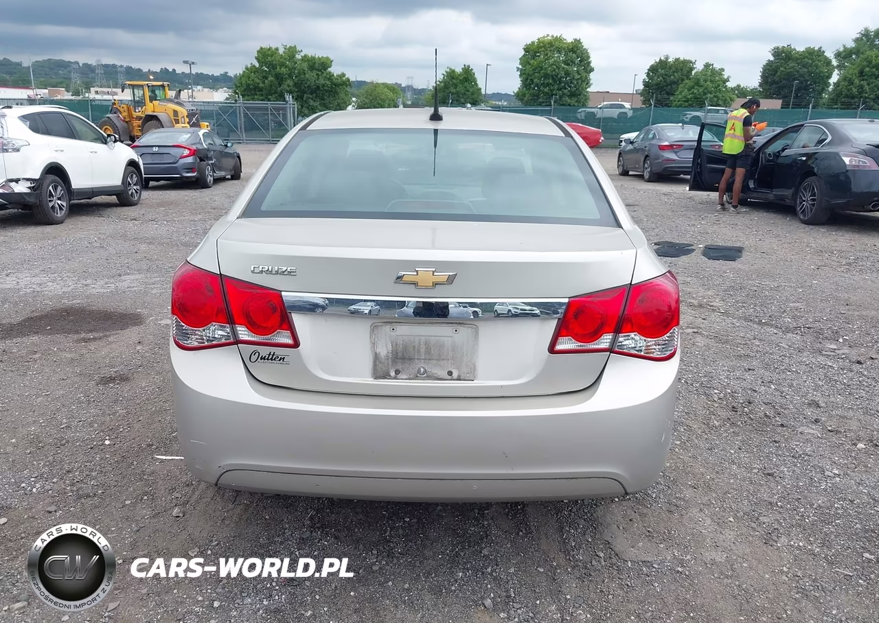 2013 Chevrolet Cruze Ls Auto VIN:1G1PA5SG4D7248860 - 16