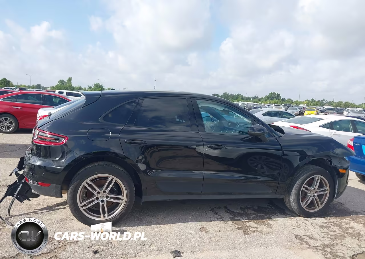 2017 Porsche Macan VIN:WP1AA2A58HLB03537 - 13
