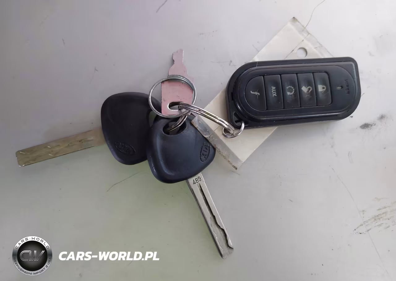 2011 Kia Sorento Lx VIN:5XYKTCA10BG012655 - 11