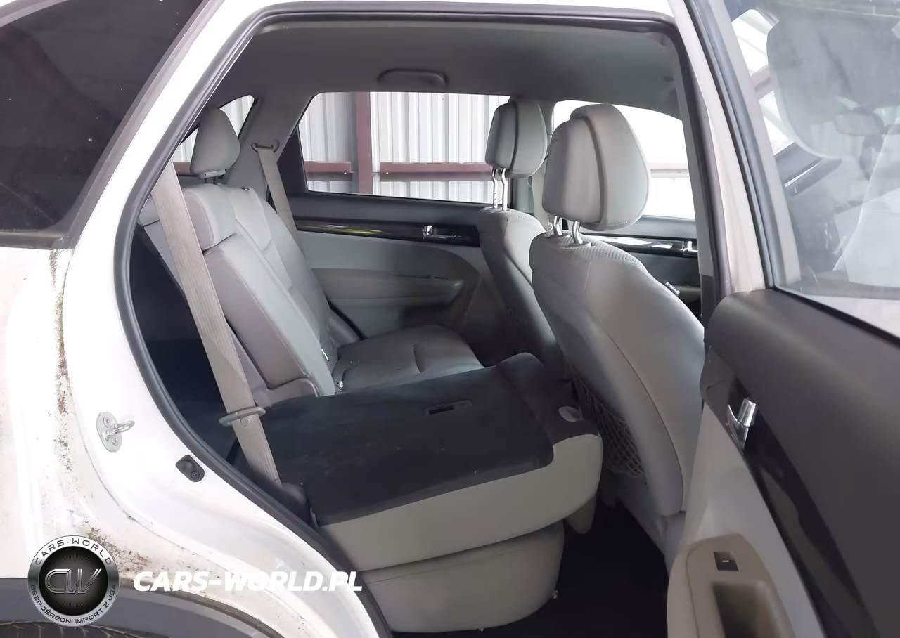 2011 Kia Sorento Lx VIN:5XYKTCA10BG012655 - 8
