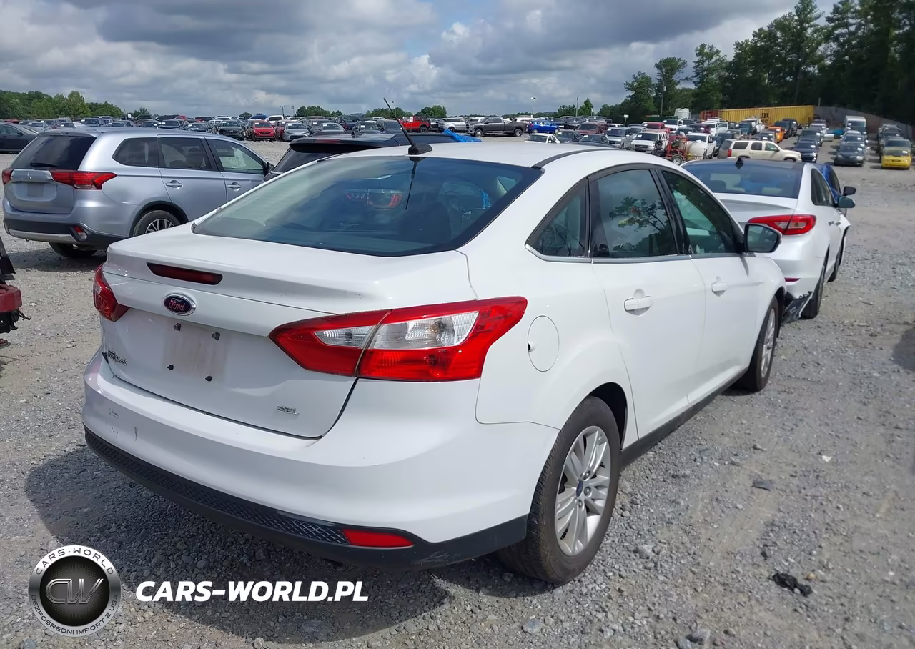 2012 Ford Focus Sel VIN:1FAHP3H2XCL357748 - 4