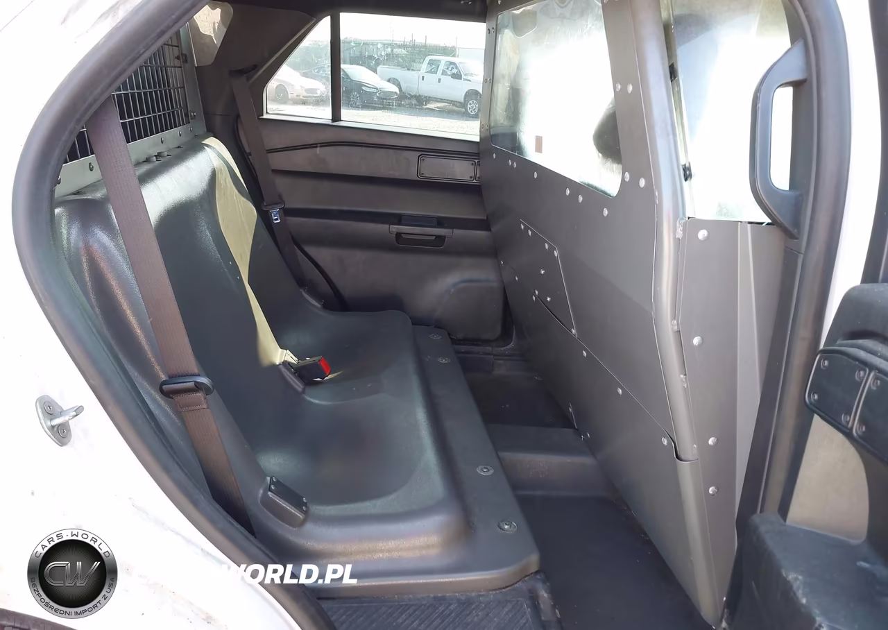 2020 Ford Police Interceptor Utility VIN:1FM5K8AW0LGC14026 - 8