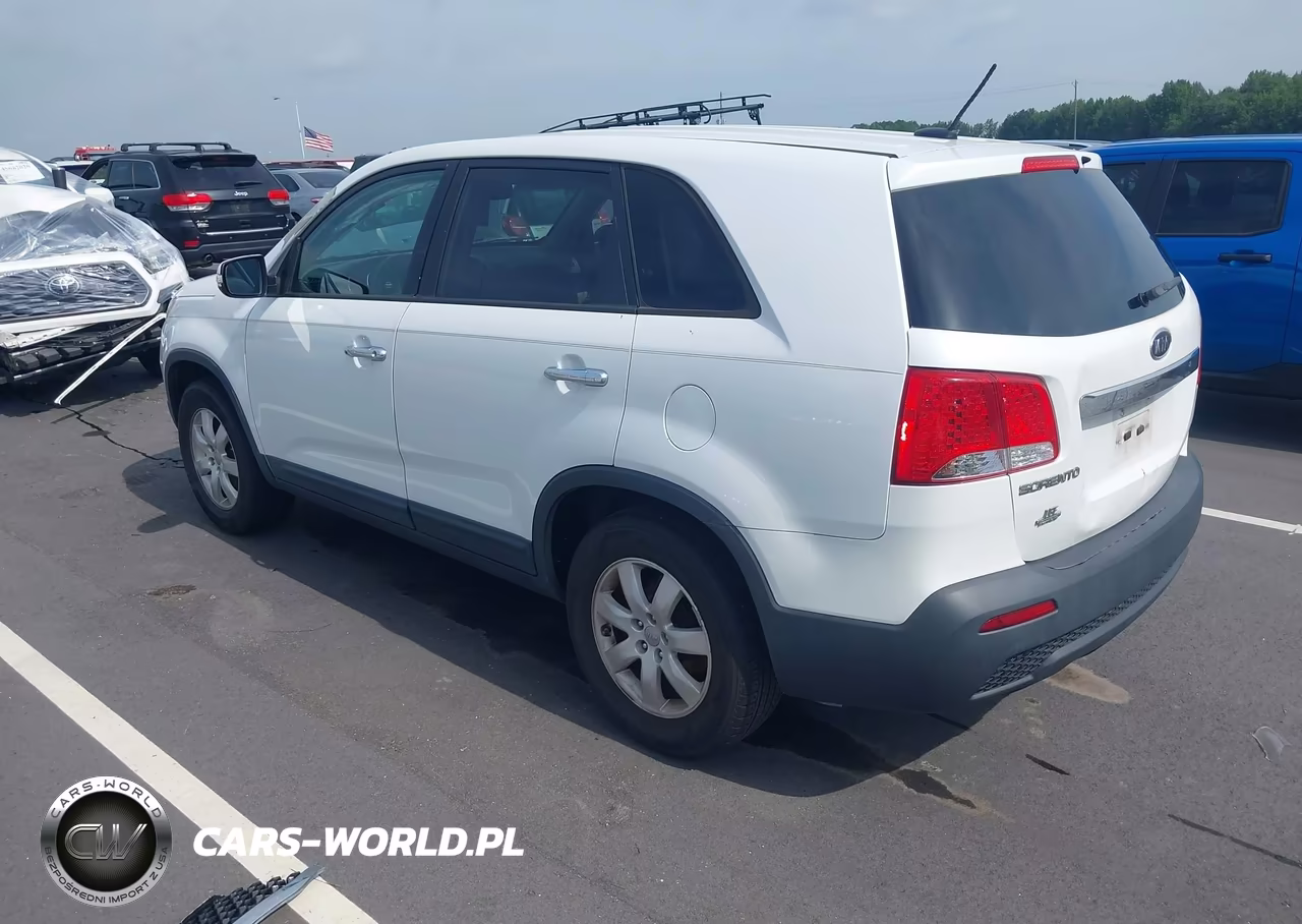 2012 Kia Sorento Lx VIN:5XYKT3A15CG306943 - 3