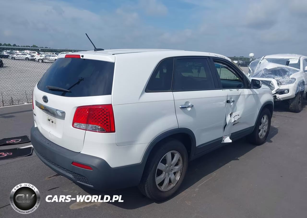2012 Kia Sorento Lx VIN:5XYKT3A15CG306943 - 4