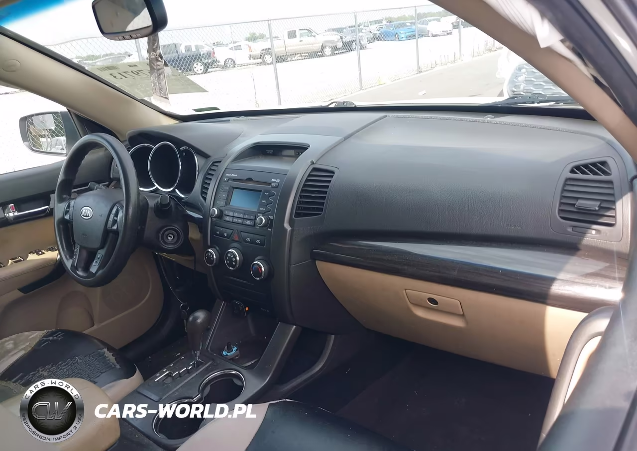 2012 Kia Sorento Lx VIN:5XYKT3A15CG306943 - 5