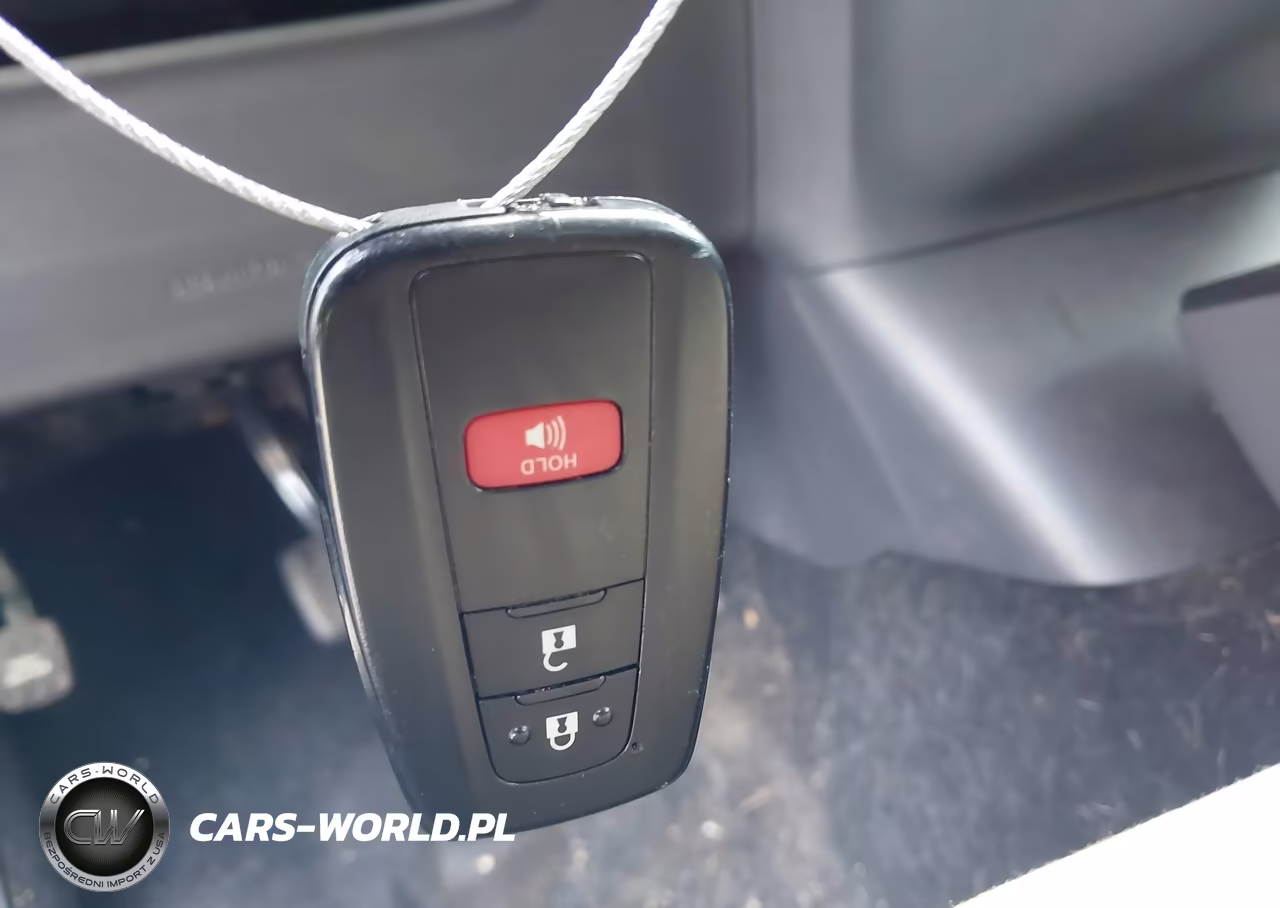 2017 Toyota Prius Two VIN:JTDKBRFUXH3025824 - 11