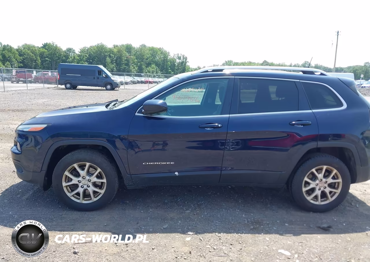 2016 Jeep Cherokee Latitude VIN:1C4PJMCB2GW280396 - 14