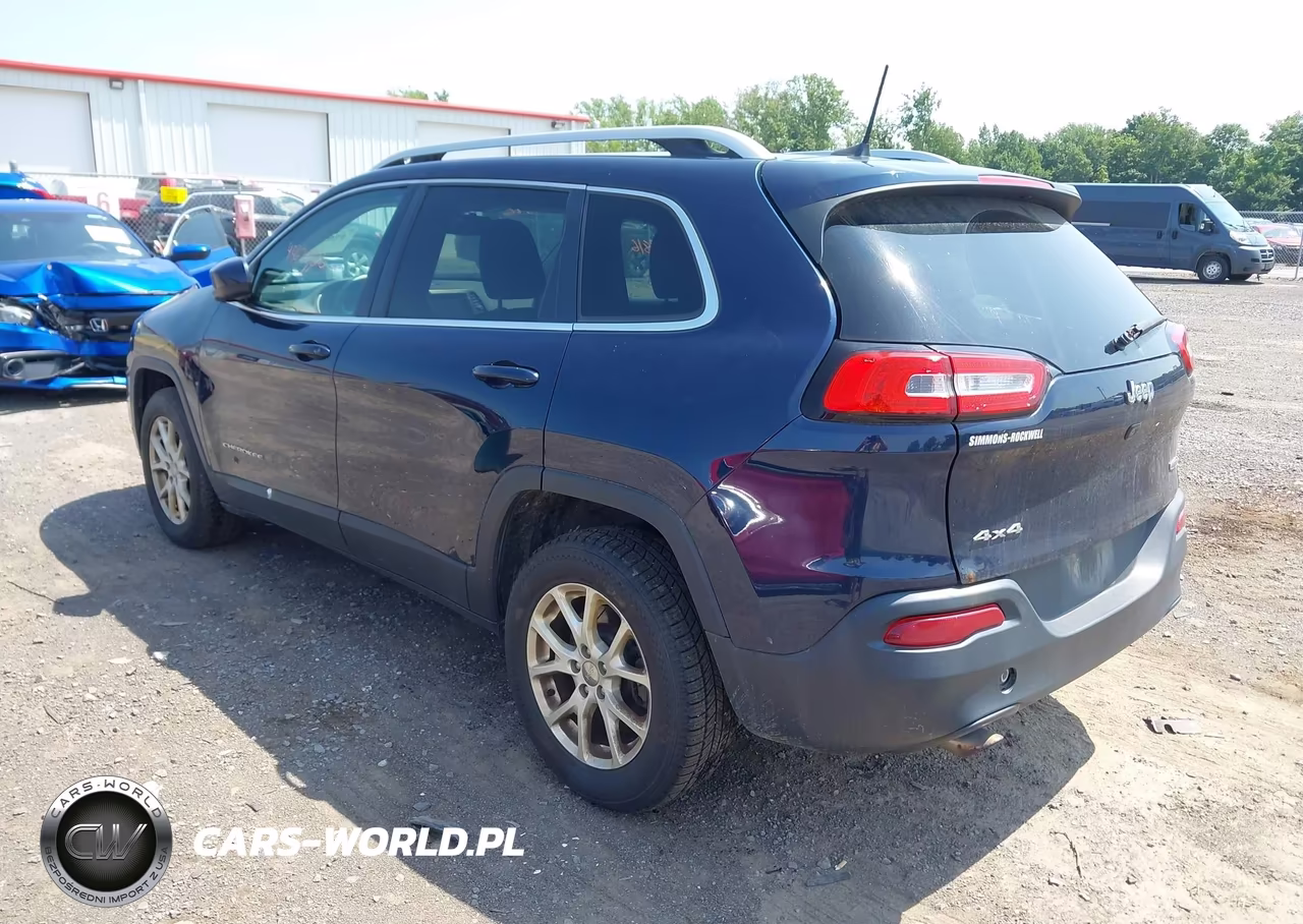 2016 Jeep Cherokee Latitude VIN:1C4PJMCB2GW280396 - 3