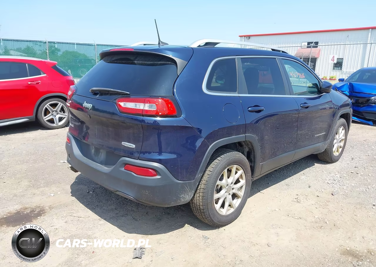 2016 Jeep Cherokee Latitude VIN:1C4PJMCB2GW280396 - 4