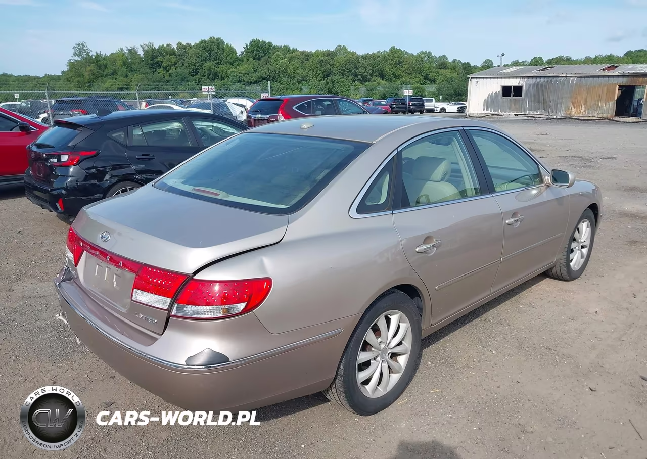 2007 Hyundai Azera Limited-Se VIN:KMHFC46F57A211912 - 4