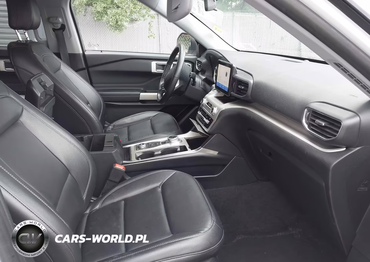2021 Ford Explorer Xlt VIN:1FMSK8DH3MGA25923 - 5