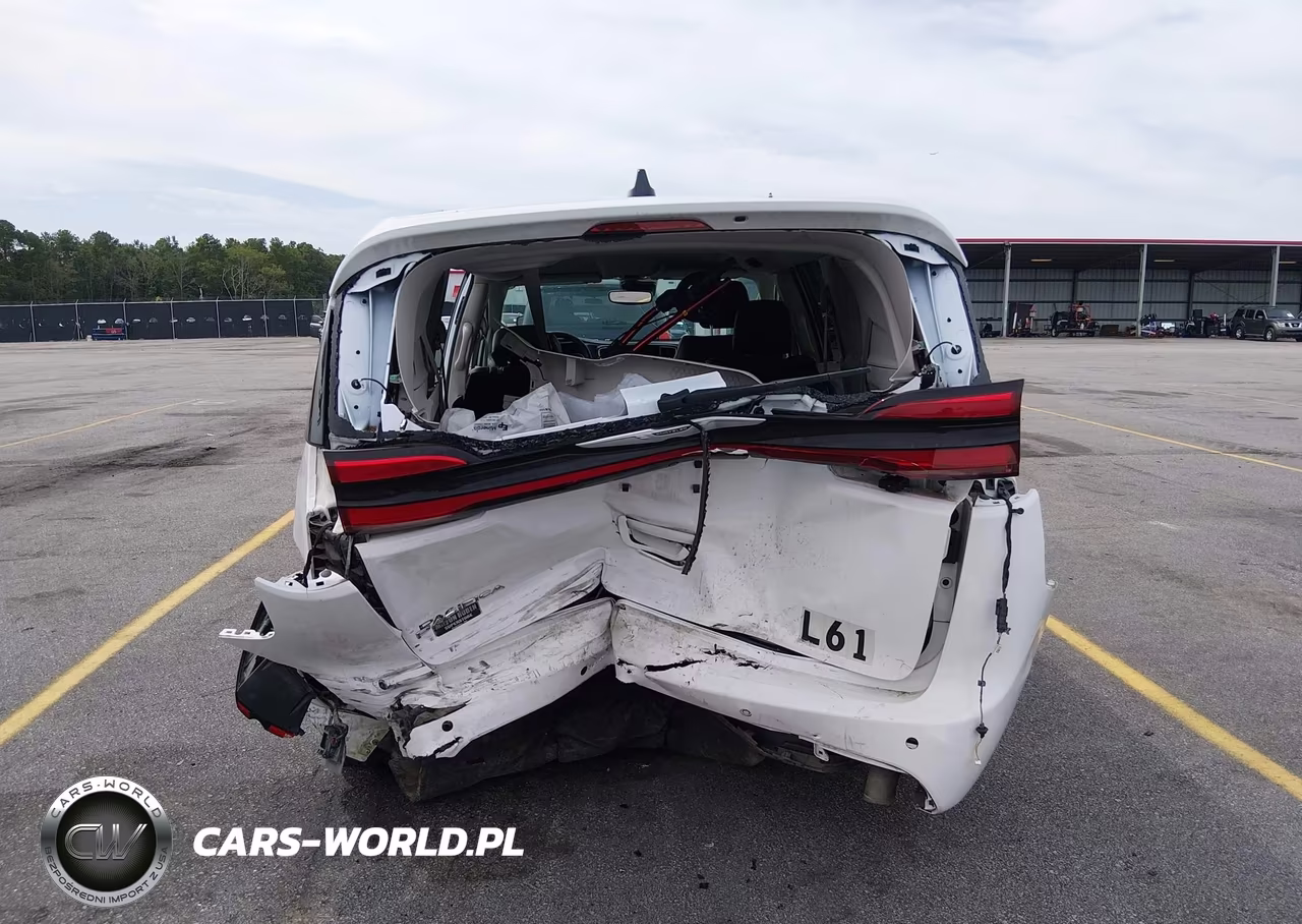 2024 Chrysler Pacifica Touring L VIN:2C4RC1BG9RR115682 - 17