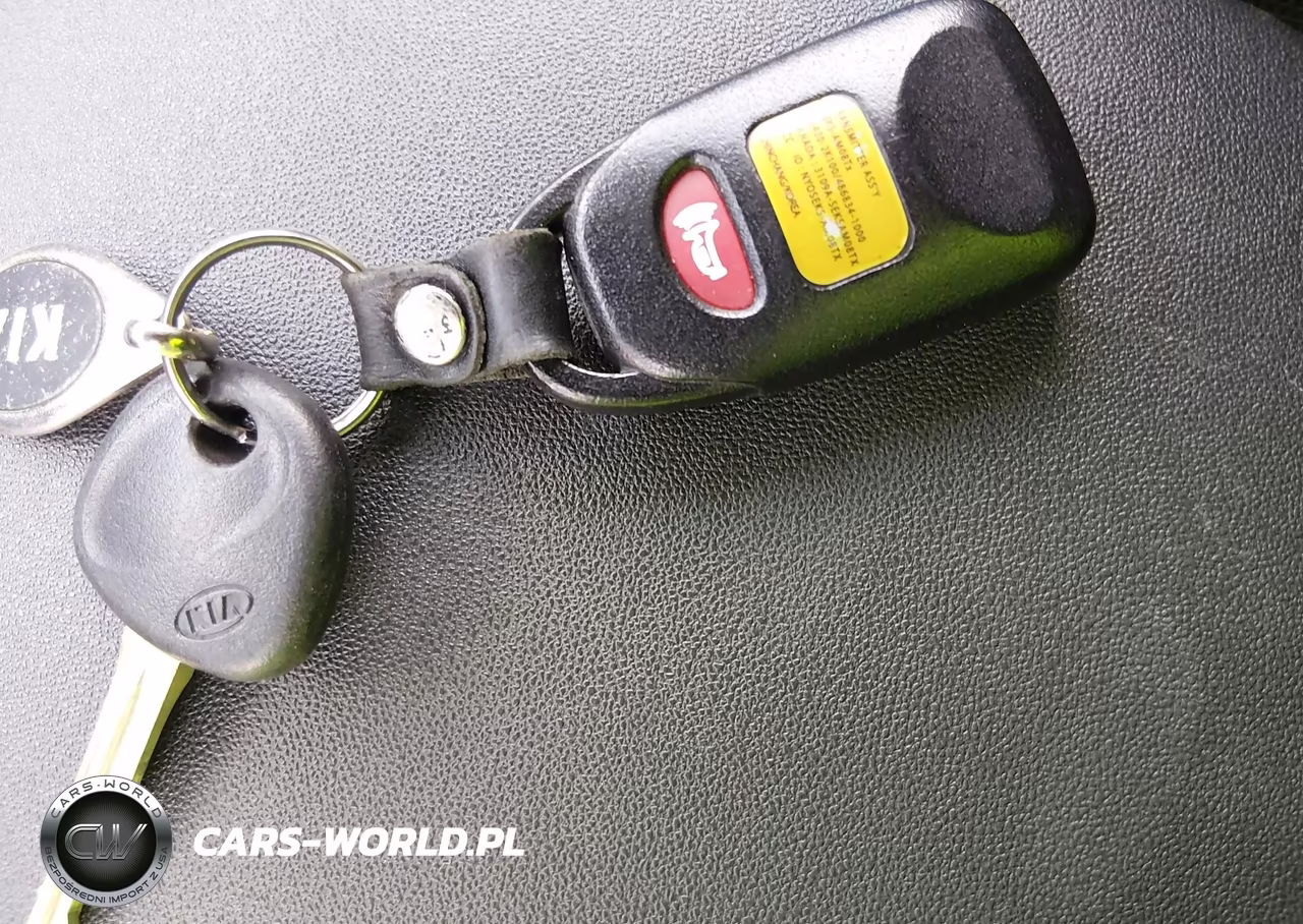 2010 Kia Soul + VIN:KNDJT2A2XA7053501 - 11