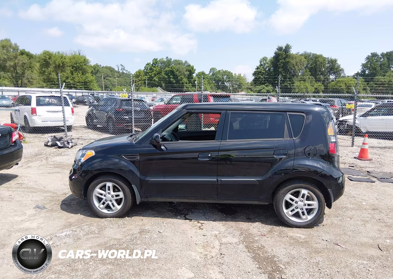 2010 Kia Soul + VIN:KNDJT2A2XA7053501 - 14