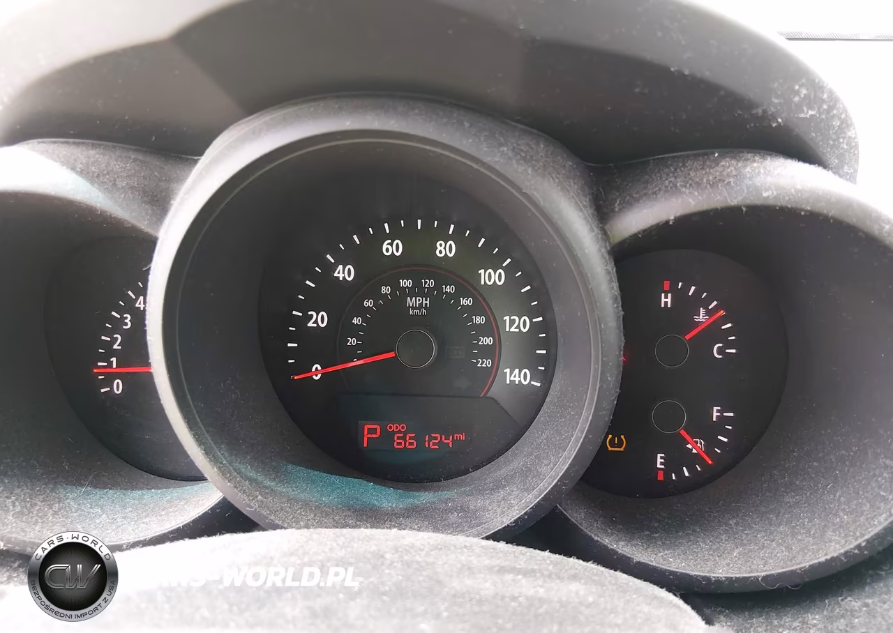 2010 Kia Soul + VIN:KNDJT2A2XA7053501 - 15