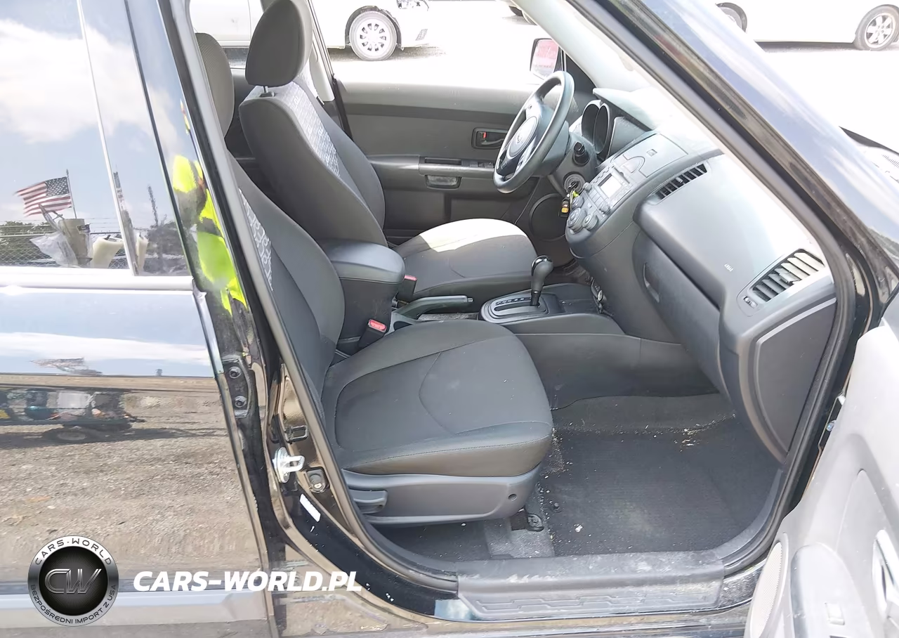 2010 Kia Soul + VIN:KNDJT2A2XA7053501 - 5