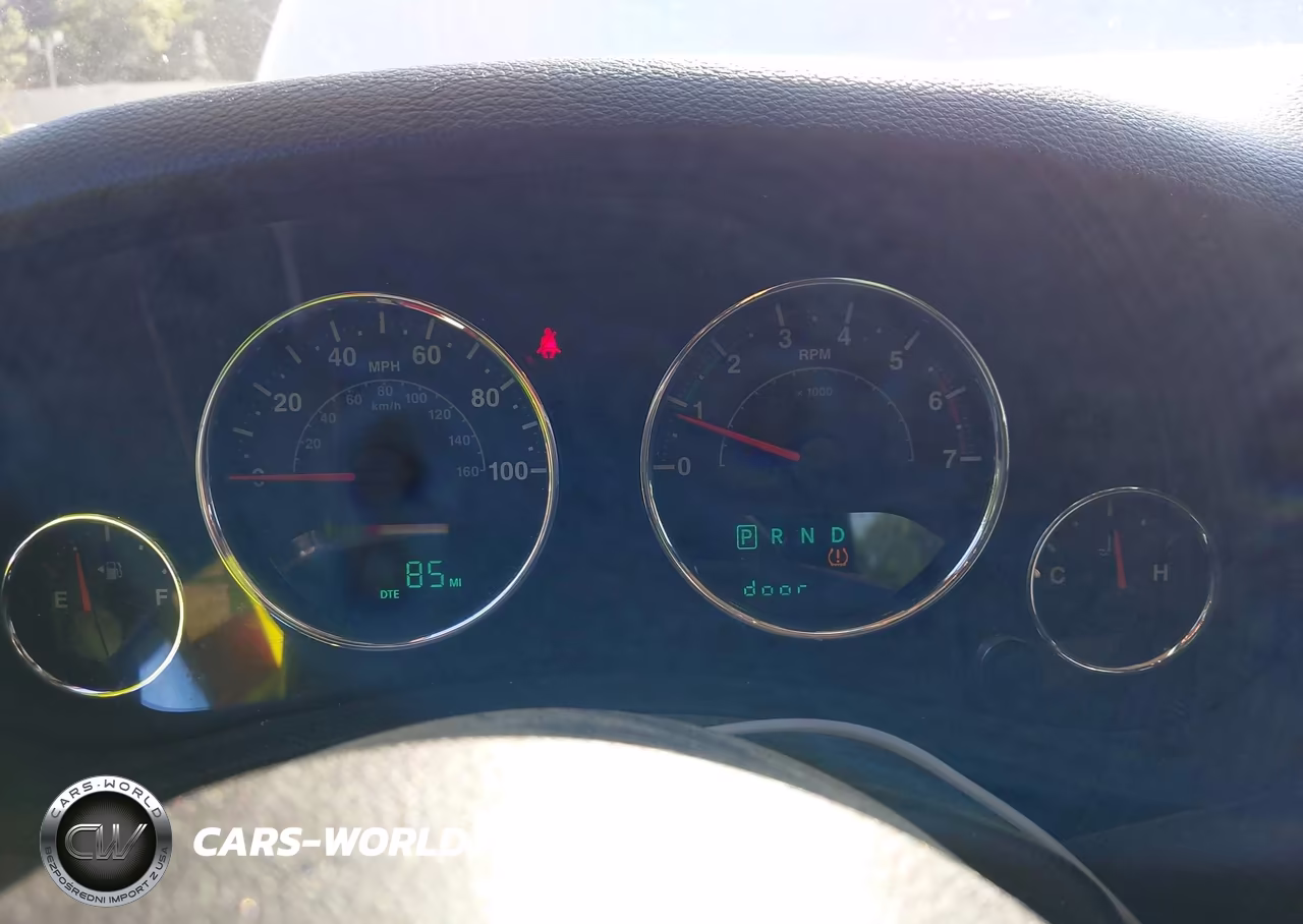 2011 Jeep Wrangler Sport VIN:1J4AA2D17BL629024 - 7