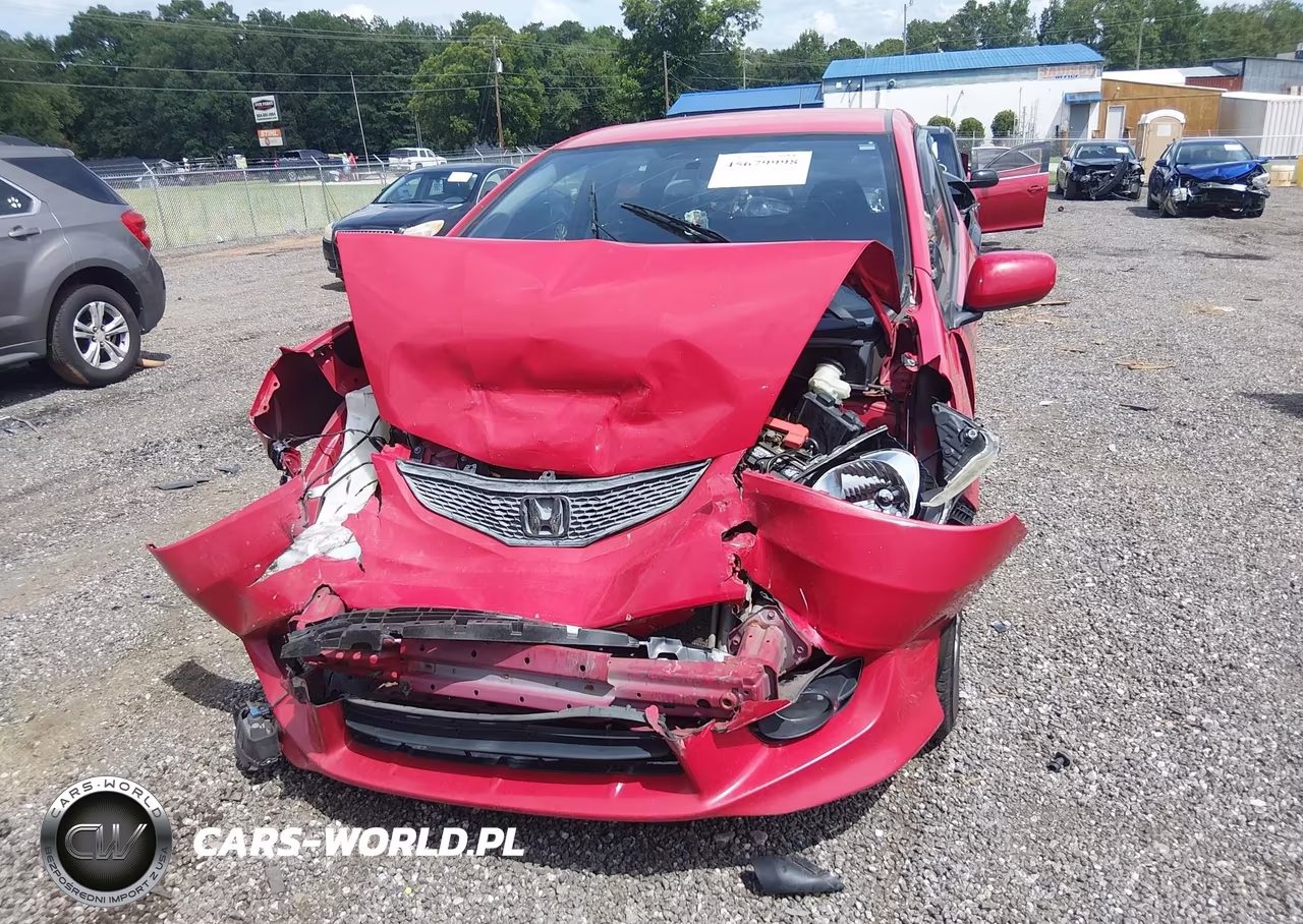 2011 Honda Fit Sport VIN:JHMGE8H53BC000038 - 12